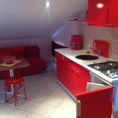 In With Balcony, Air Conditioning, Wi-fi *