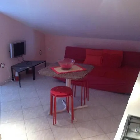 In With Balcony, Air Conditioning, Wi-fi