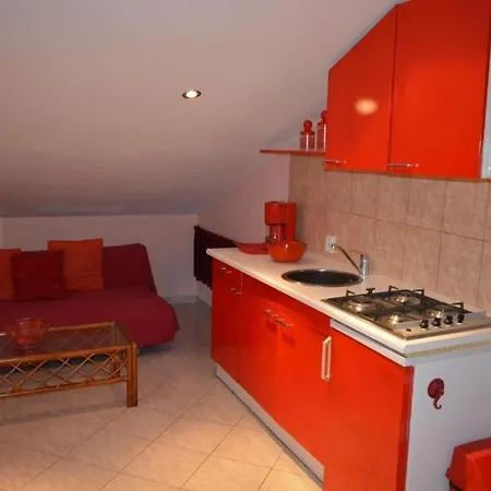 In With Balcony, Air Conditioning, Wi-fi Vrsi