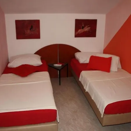 In With Balcony, Air Conditioning, Wi-fi * Vrsi