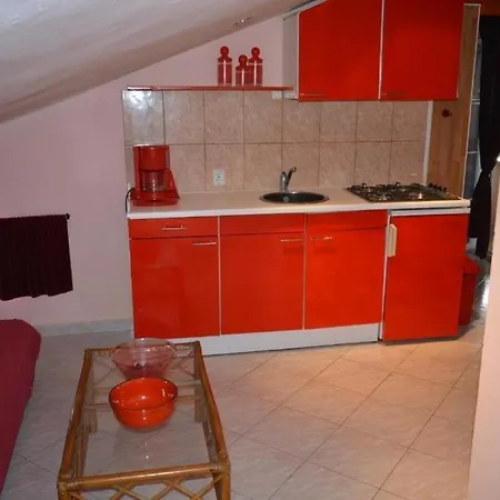 Apartment In With Balcony, Air Conditioning, Wi-fi *