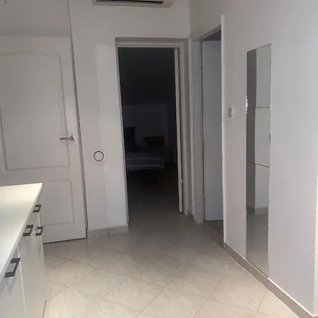 In With Balcony, Air Conditioning, Wi-fi Apartamento
